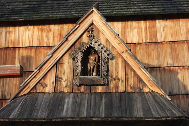 To jeden z najstarszych kościołów w Małopolsce. To w nim serialowy Janosik wziął ślub z Maryną!