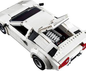 LEGO Icons 2024 Lamborghini Countach