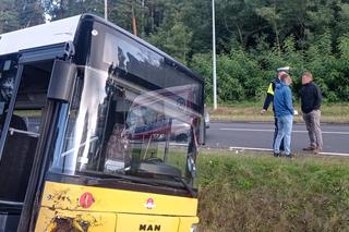 Autobus miejski wjechał do rowu. Kierowca był pijany!