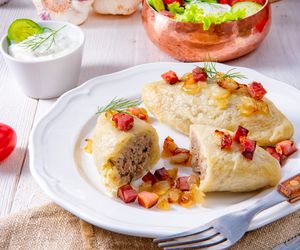 Najlepszy przepis na kartacze z mięsem. Ziemniaczane kluski litewskie faszerowane mięsem to prawdziwy rarytas za grosze