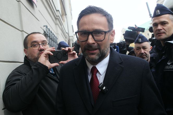 Akt oskarżenia przeciwko Danielowi Obajtkowi. Kulisy afery