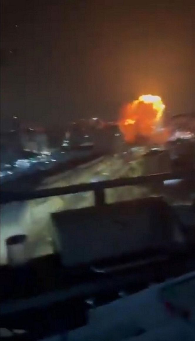 Rakieta trafiła prosto w blok w Izraelu