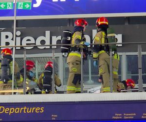 Pożar Biedronki w centrum Warszawy! Duża ewakuacja, na miejscu służby