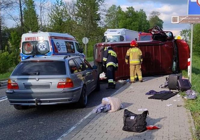 Beszowa. Śmiertelny wypadek w czasie rodzinnej wycieczki. Dwie osoby nie żyją, dwie walczą o życie [ZDJĘCIA]