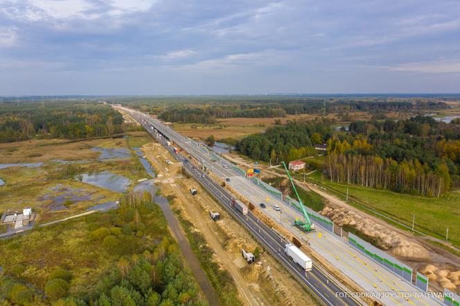 Na autostradzie A1 oddano do użytku kierowców kolejne kilometry drogi. Praca wre. Zobaczcie [ZDJĘCIA, WIDEO]