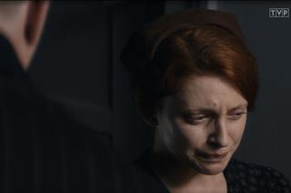 Stulecie Winnych, sezon 2, odc. 24: Mania (Karolina Bacia), ubek Romaniuk (Jakub Wróblewski)