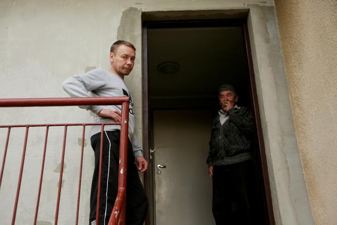 Wybaczam BRATU, że wbił mi noż w brzuch