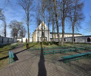 To jedno z najmniejszych miast w Małopolsce. Jedna decyzja papieża sprawiła, że stało się sławne