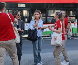 Czerwony autobus linii 7Days już na ulicach Lublina! Za nami inauguracja trasy podczas parady studentów