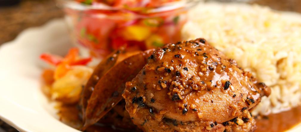 Kurczak po filipińsku - przepyszny obiad z patelni gotowy w kilka chwil