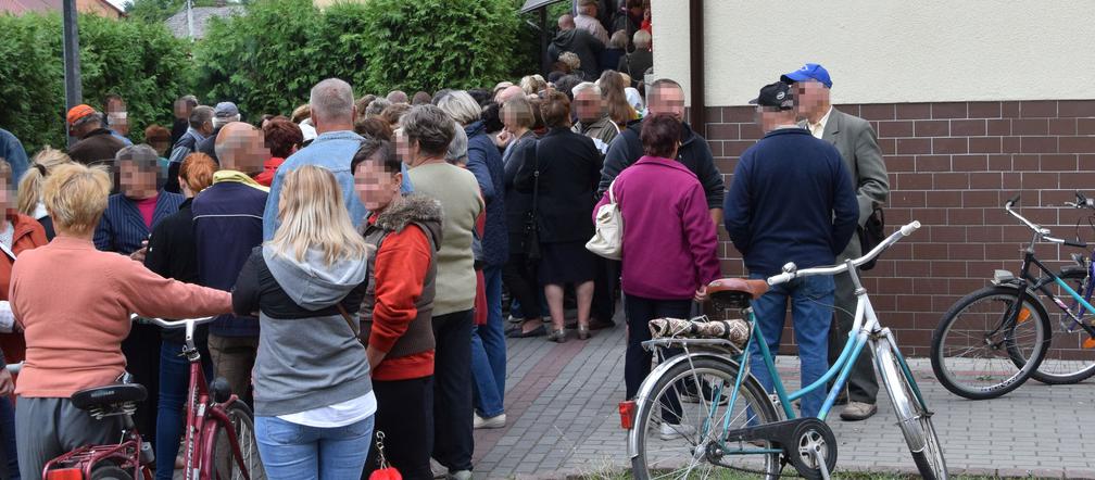 Przez plotkę wyczyścili bank z pieniędzy