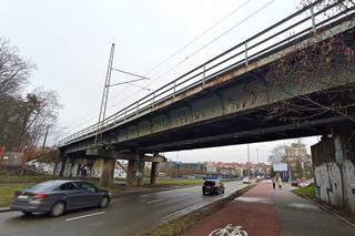 Pamiątka po dawnym hipermarkecie HIT