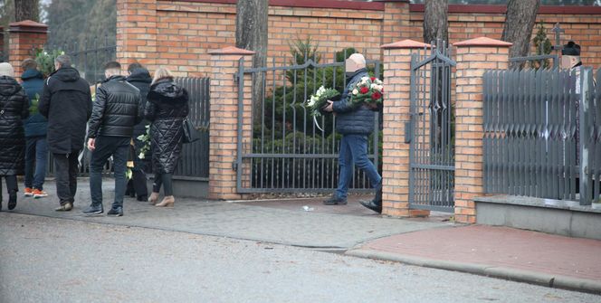 Bogdan zastrzelił żonę Barbarę i uciekł. Tak zginął były policjant, prokuratura podała szczegóły