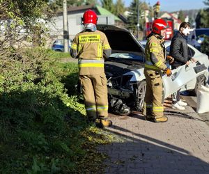 W Wąchocku auto osobowe wjechało w dom