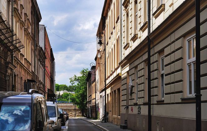 Kiedyś to było wolne miasto królewskie, teraz jest częścią Krakowa. Prawa miejskie traciło dwa razy
