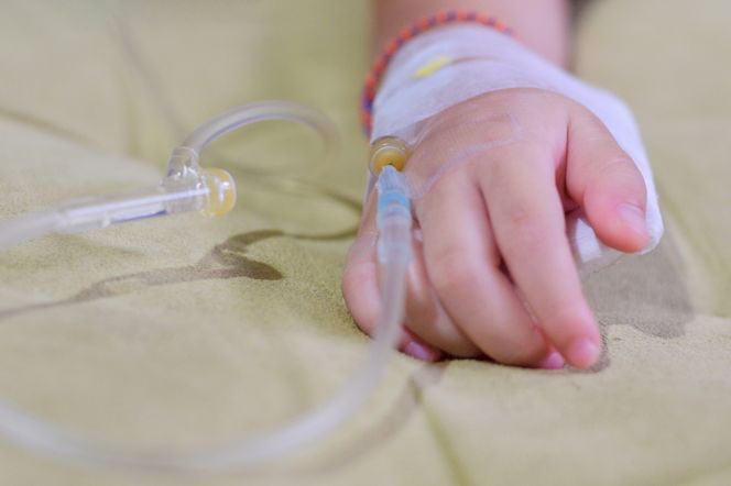 Z mózgu rocznej dziewczynki usunięto jej bliźniaka. Zdjęcia nie dla wrażliwych