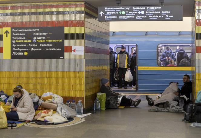 Od początku wojny żyją w metrze. To ich nowy dom i schron przed bombami 