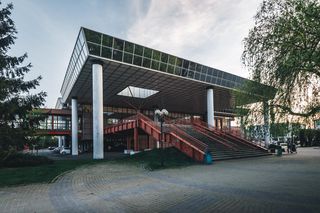 Dworzec kolejowy w Częstochowie - zdjęcia. Tak dziś wygląda ikona lat 90. 