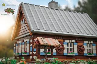 „Dom z Krainy Otwartych Okiennic” rozreklamuje region? Chatka z klocków LEGO może trafić do masowej produkcji