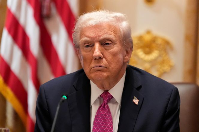 Panika pod Białym Domem. Auto sforsowało bramę. W budynku był Donald Trump!