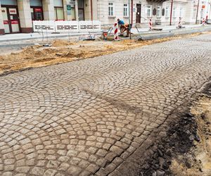 Zabytkowy bruk na Piłsudskiego w Siedlcach