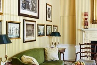 Ugoszczą Nawrockiego jak królową Elżbietę