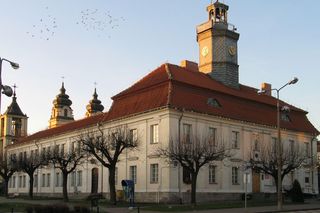 2. Powiat mławski - mediana wynagrodzeń miesięcznych brutto (marzec 2025): 6130 zł