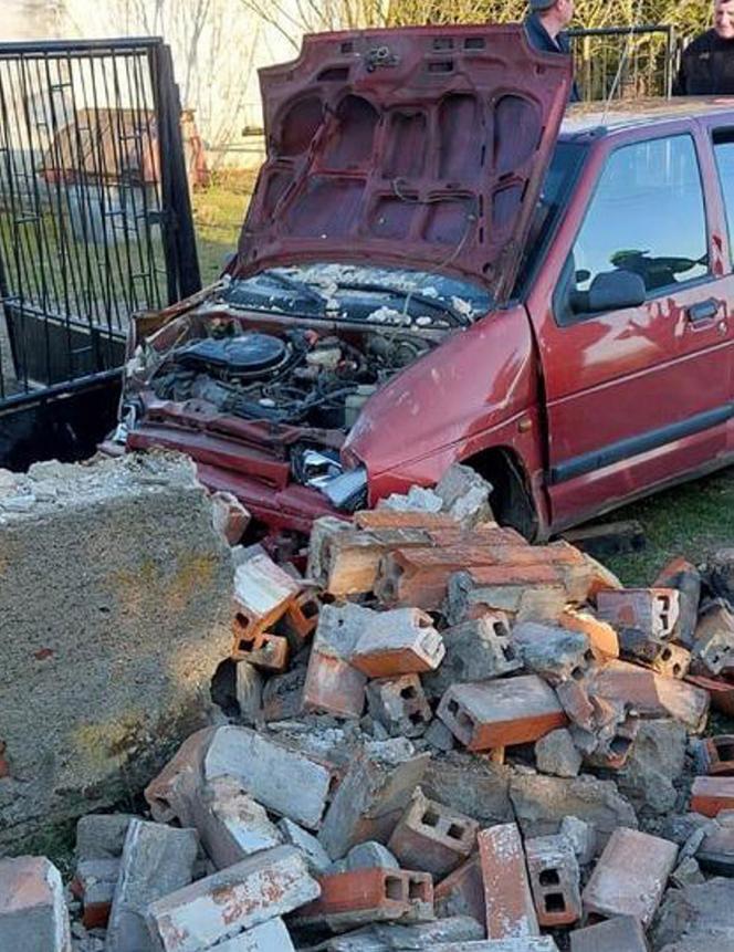 Pijany w sztok prowadził auto. Swoją podróż skończył na ścianie budynku!