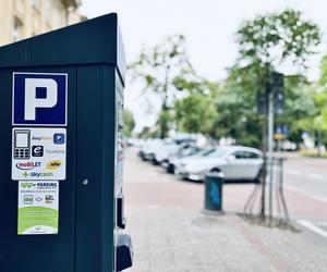 Droższe parkowanie w Sopocie, ale mniej stref. Jakie zmiany dla zmotoryzowanych mieszkańców miasta?