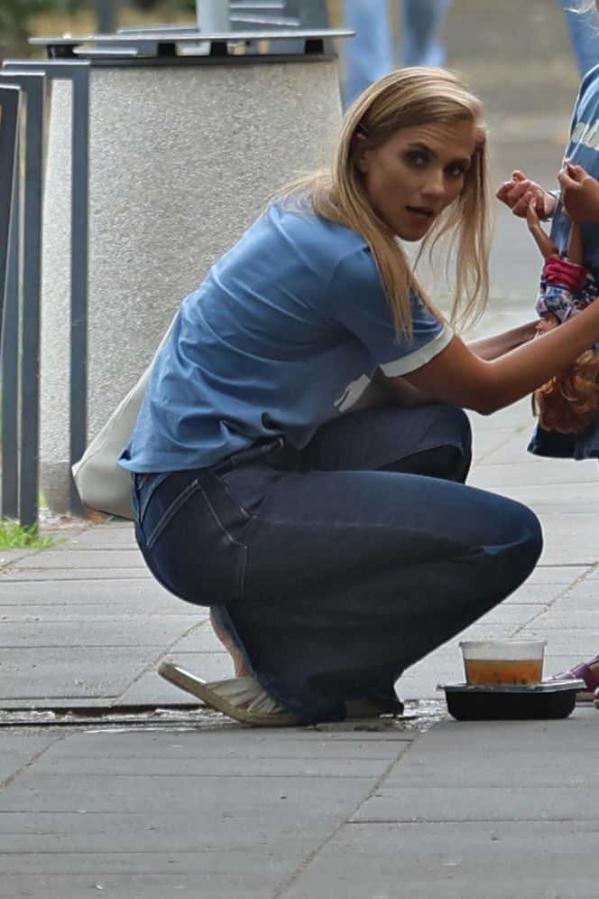 Agnieszka Kaczorowska. Tańcząca z córkami