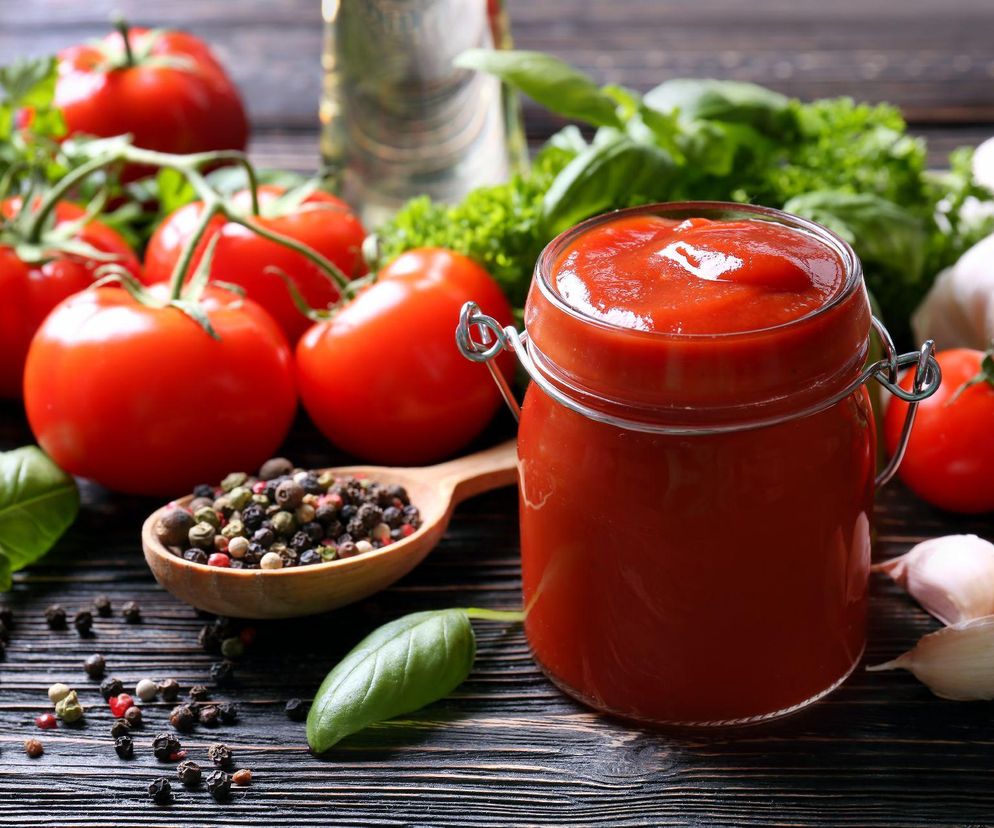 Domowy ketchup: jak go zrobić? Podajemy sprawdzony przepis na keczup