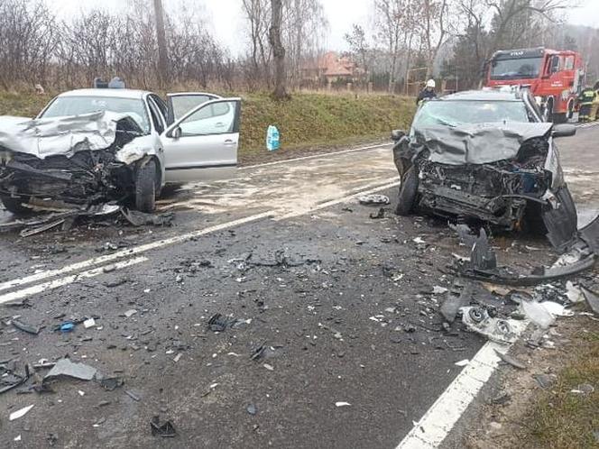Śmiertelny wypadek pod Płockiem! 8-letni chłopiec zmarł po zderzeniu seata z toyotą