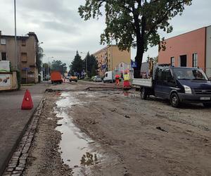 Postępy prac na ulicy Dąbrowskiego w Lesznie