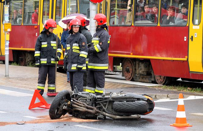 Warszawa: Motocyklista wpadł do busa