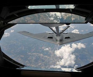 Tankowanie w locie bombowca B-2 Spirit