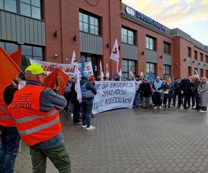 Pracownicy Zakładu Linii Kolejowych pikietowali w Siedlcach! Poparli ich siedleccy radni