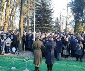 Uroczystości pogrzebowe Iwony Śledzińskiej-Katarasińskiej na Dołach. Wzięło w nich udział wiele osób [ZDĘCIA]