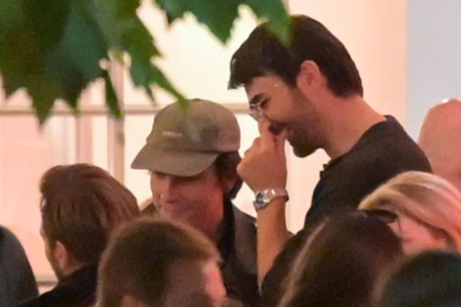 Niezła bibka Afryka Express. Obejrzeli razem odcinek, a potem poszli w tango. Iwan wyszedł ostatni