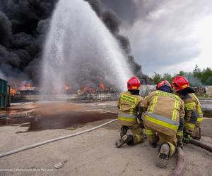 Gigantyczny pożar chemikaliów w Siemianowicach Śląskich. Wdrożono specjalne środki 