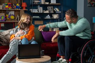 Barwy szczęścia odc. 2999: Sebastian (Marek Krupski), Mateuszek (Filip Kowalewicz), Dominika (Karolina Chapko)