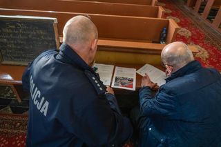 Zabytkowa tablica wróciła do kościoła w Łoźnicy