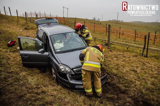 Wypadek na DK 16. W miejscowości Buniaki zderzyły się dwa samochody osobowe