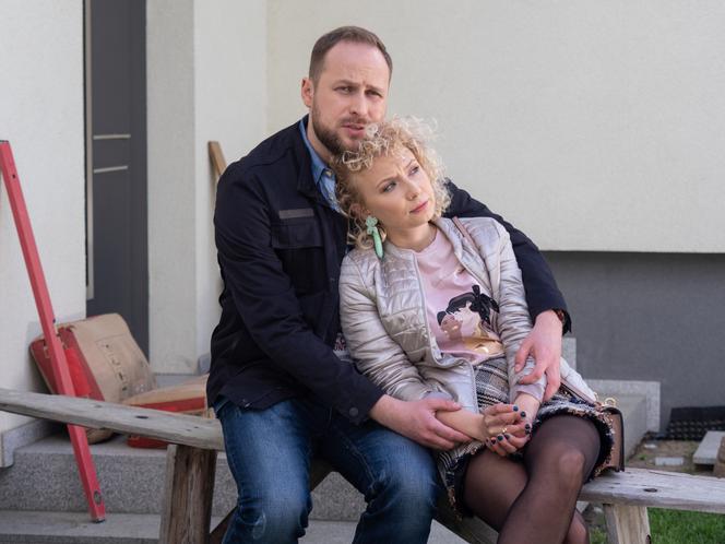 Na Wspólnej odc. 3320. Beata (Katarzyna Ptasińska), Paweł (Grzegorz Kwiecień)