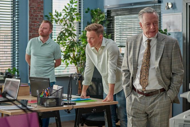 Na Wspólnej, odcinek 4039: Tymon (Łukasz Wójcik), Daniel (Michał Tomala), Przemysław Gwiazda (Zbigniew Suszyński)