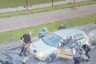 Policjanci grupy działającej w ramach wydziału dw. z przestępczością samochodową  zatrzymali dwóch obywateli Gruzji do kradzieży auta