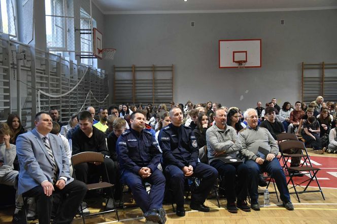 Dominik Dąbrowski spotkał się z młodzieżą III LO w Grudziądzu cz. I