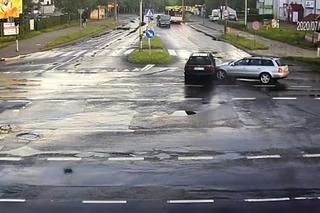 Wypadek w Olsztynie. Zderzenie dwóch aut na skrzyżowaniu Żołnierskiej i Dworcowej
