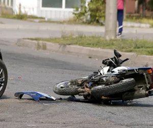 Wracali ze zlotu motocyklistów zderzyli się z samochodem osobowym. Jedna osoba nie żyje