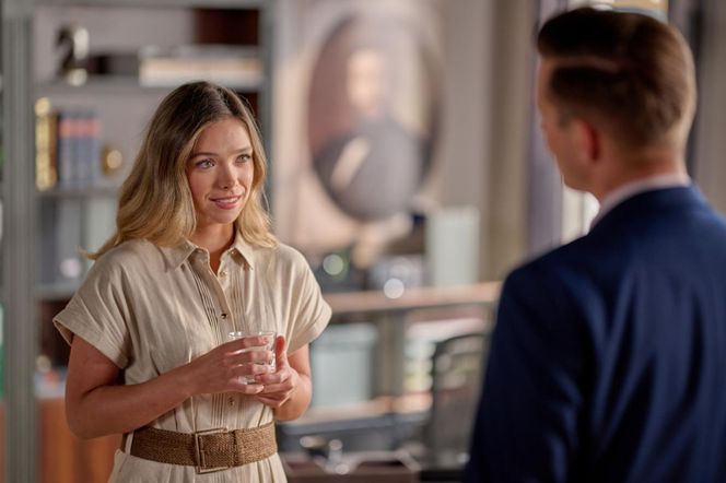 Na Wspólnej odc. 4102. Darek Żbik (Michał Mikołajczak), Kalina Trzeciak (Katarzyna Gałązka),