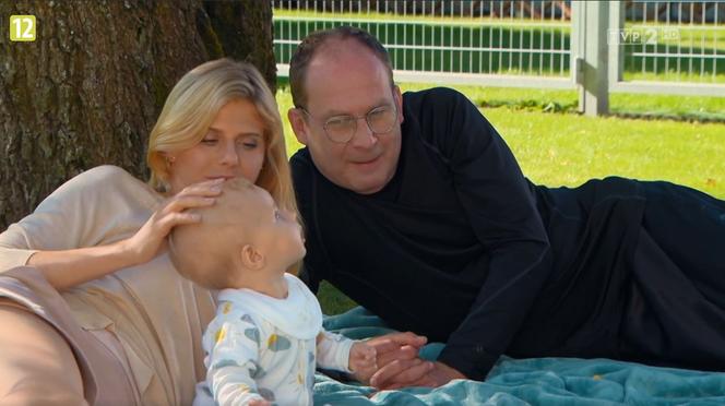 Barwy szczęścia odc. 2365. Wioletka (Aurelia Żarnowiecka), Iwona (Izabela Zwierzyńska), Marek (Marcin Perchuć)